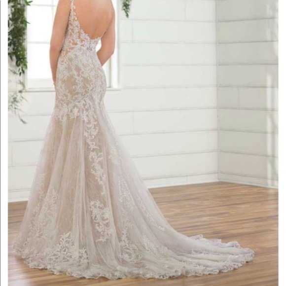 Essence Of Austrailia Wedding D2548 - Picture 2 of 11